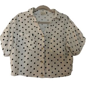 LOVE NOTES crop top, L, button down, short sleeves. 100% cotton. White & black .